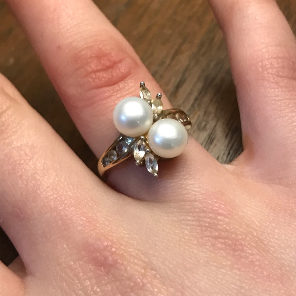Antique 10k gold and pearl ring